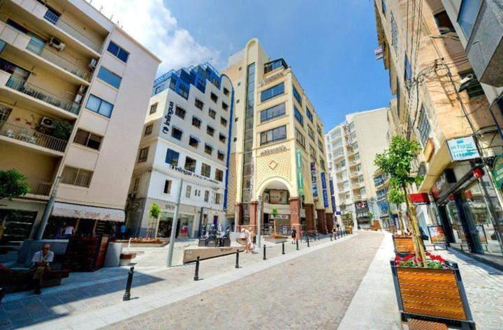Splendid Seaside Retreat On Spinola Bay Lägenhet St. Julian's Exteriör bild