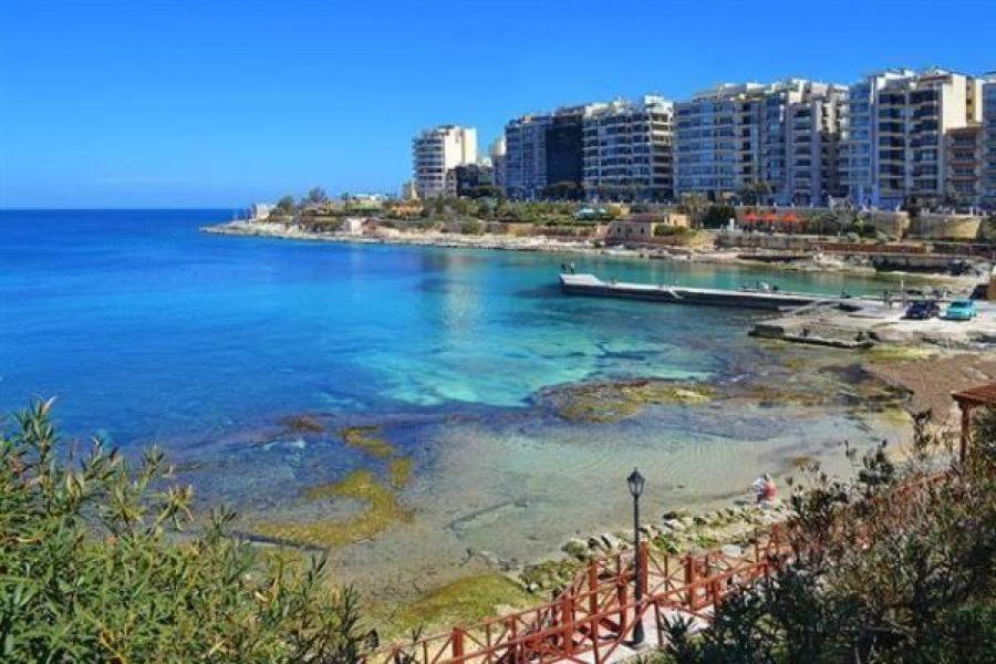 Splendid Seaside Retreat On Spinola Bay Lägenhet St. Julian's Exteriör bild