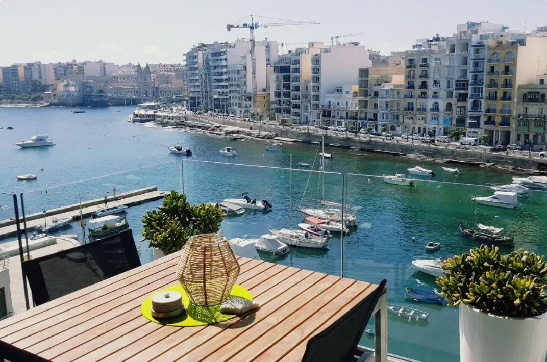 Splendid Seaside Retreat On Spinola Bay Lägenhet St. Julian's Exteriör bild