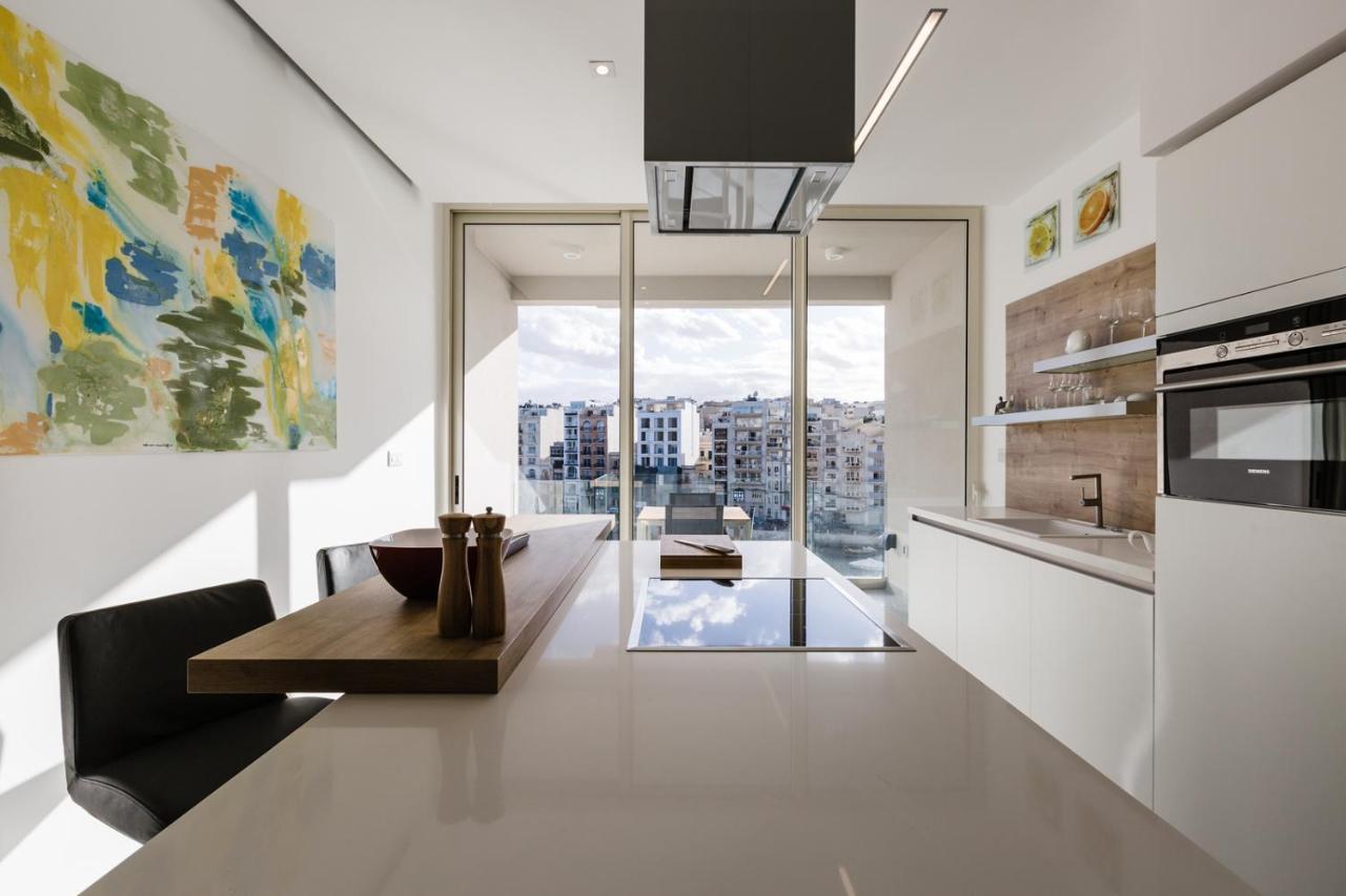 Splendid Seaside Retreat On Spinola Bay Lägenhet St. Julian's Exteriör bild