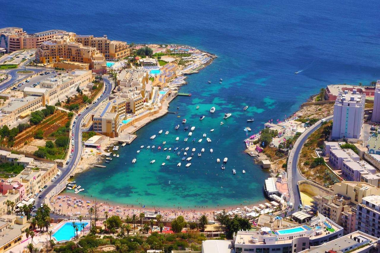 Splendid Seaside Retreat On Spinola Bay Lägenhet St. Julian's Exteriör bild